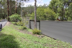 Corrugated iron fencing - LA-S11