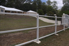 Painted post & rail with dogwire - LA-S16