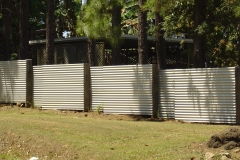 Corrugated iron & post - RD-W04